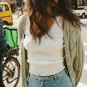 Brandy Melville Ronnie V Neck Lace Tank 💌